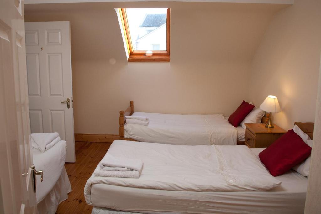 Ceol Na Mara Holiday Homes - Cois Tra & Cor Na Dtonn Енискроун Стая снимка